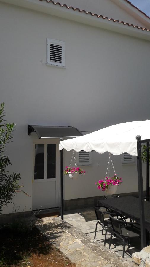 Apartman-Maja-Krk Krk Town Exterior foto