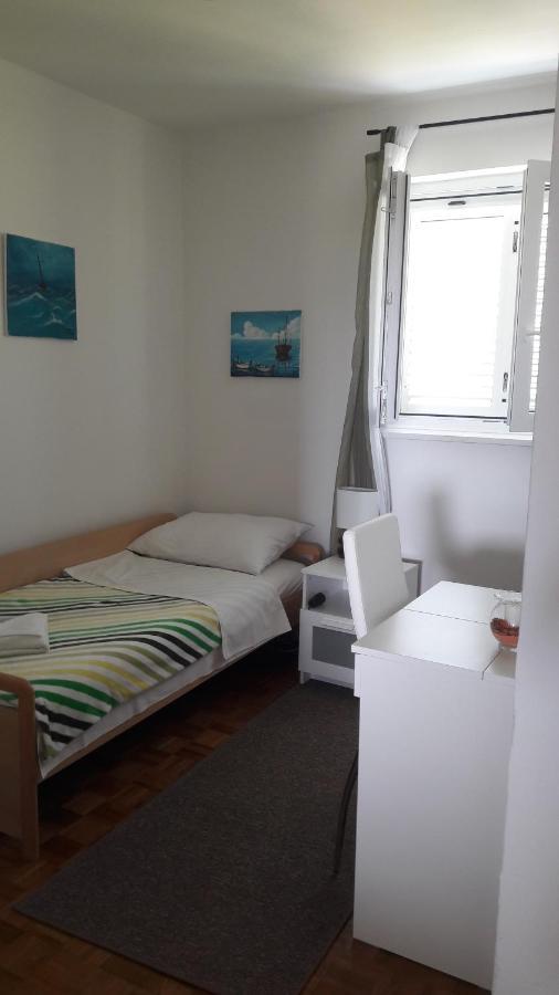Apartman-Maja-Krk Krk Town Exterior foto